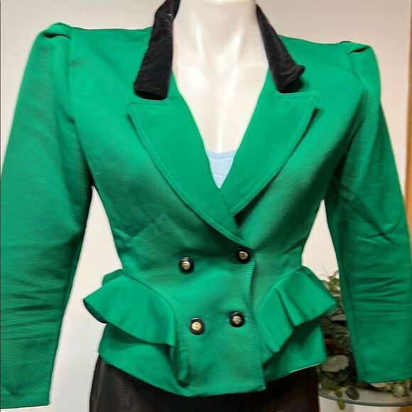 Emerald Green Blazer with Black Collar and Peplum Style - Picture 3 of 11